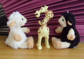 Giraffe mit Klei-Bob und Klein-Bärbel
